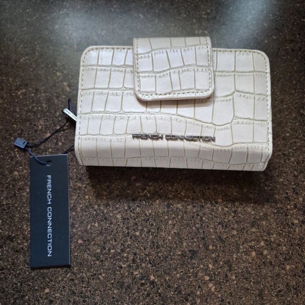 NEW French Connection Wallet Emmy Croco Fold Zipper Wallet Neutral